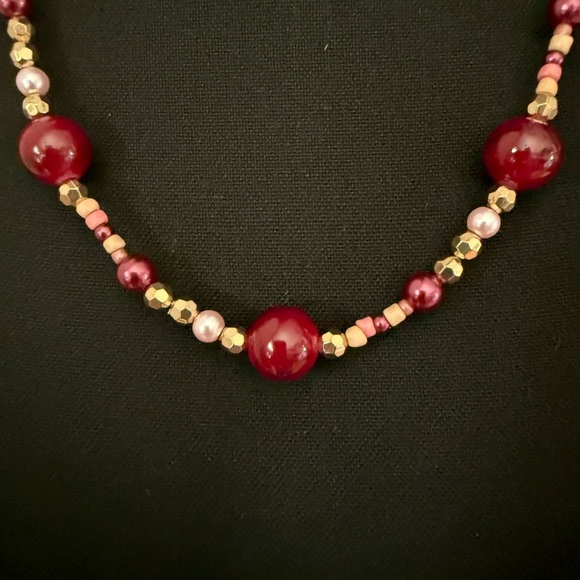Elegant Red and Gold Beaded Necklace - Picture 3 of 5